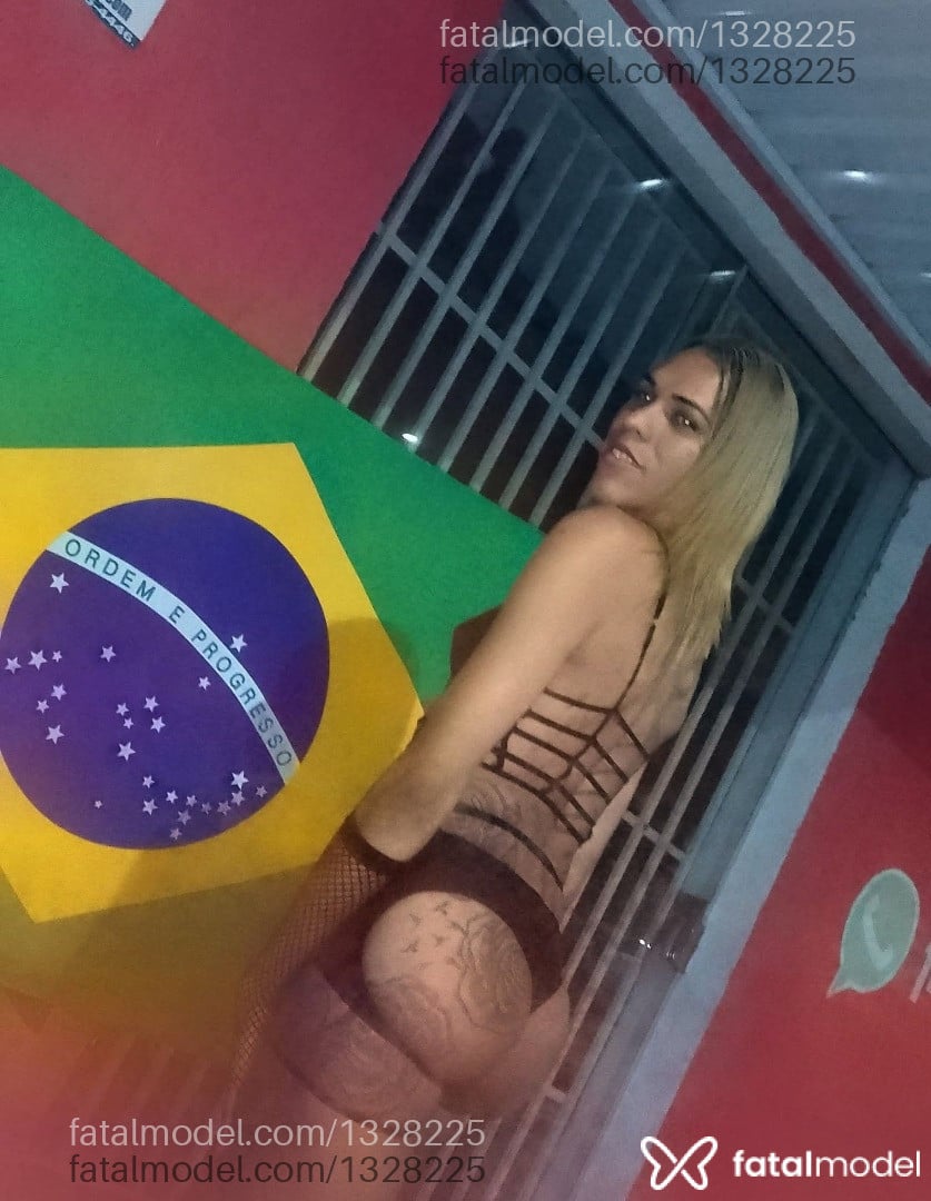Acompanhante travesti loira (o) de olhos castanhos em Ourinhos - Maria