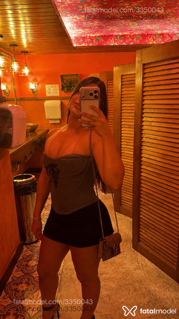 Acompanhante mulher morena (o) de olhos castanhos - Jade Sales