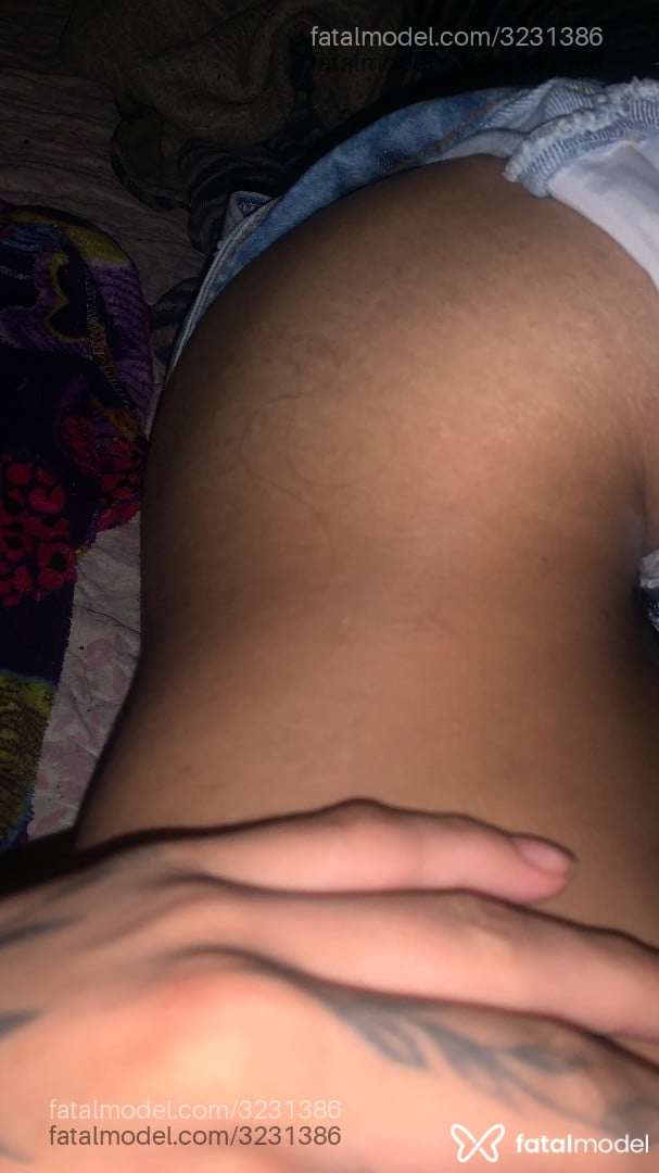 Acompanhante mulher trans morena (o) de olhos castanhos em Virtual - Borges
