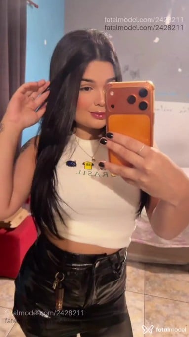 Acompanhante mulher morena (o) de olhos castanhos em Extrema - Júlia Gaby