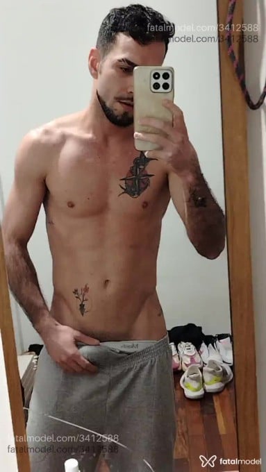 Acompanhante homem morena (o) de olhos castanhos em Foz do Iguaçu - Pietro Nedel