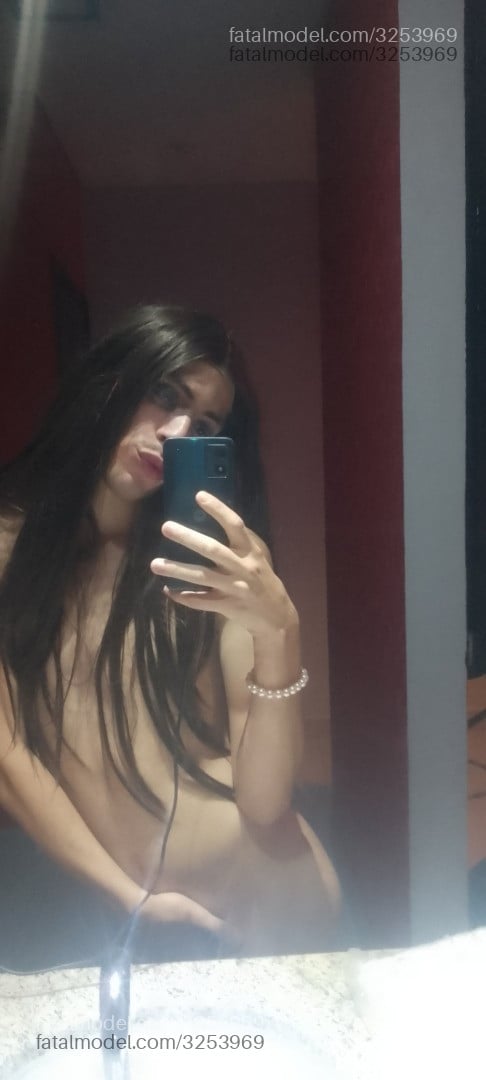 Acompanhante mulher trans morena (o) de olhos castanhos - Manuzinha Acompanhante mulher trans morena (o) de olhos castanhos - Manuzinha