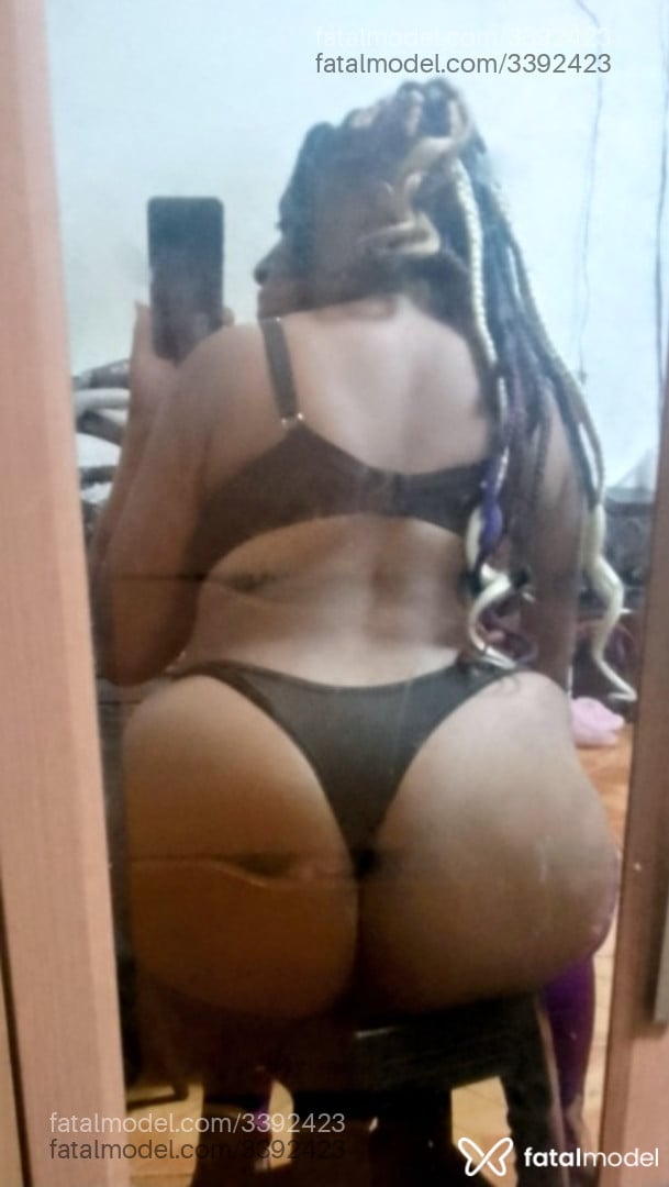 Acompanhante mulher com cabelo castanho de olhos castanhos - Dani Brito