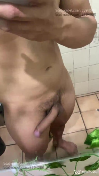 Acompanhante homem com cabelo castanho de olhos castanhos em Goiânia - Jardel