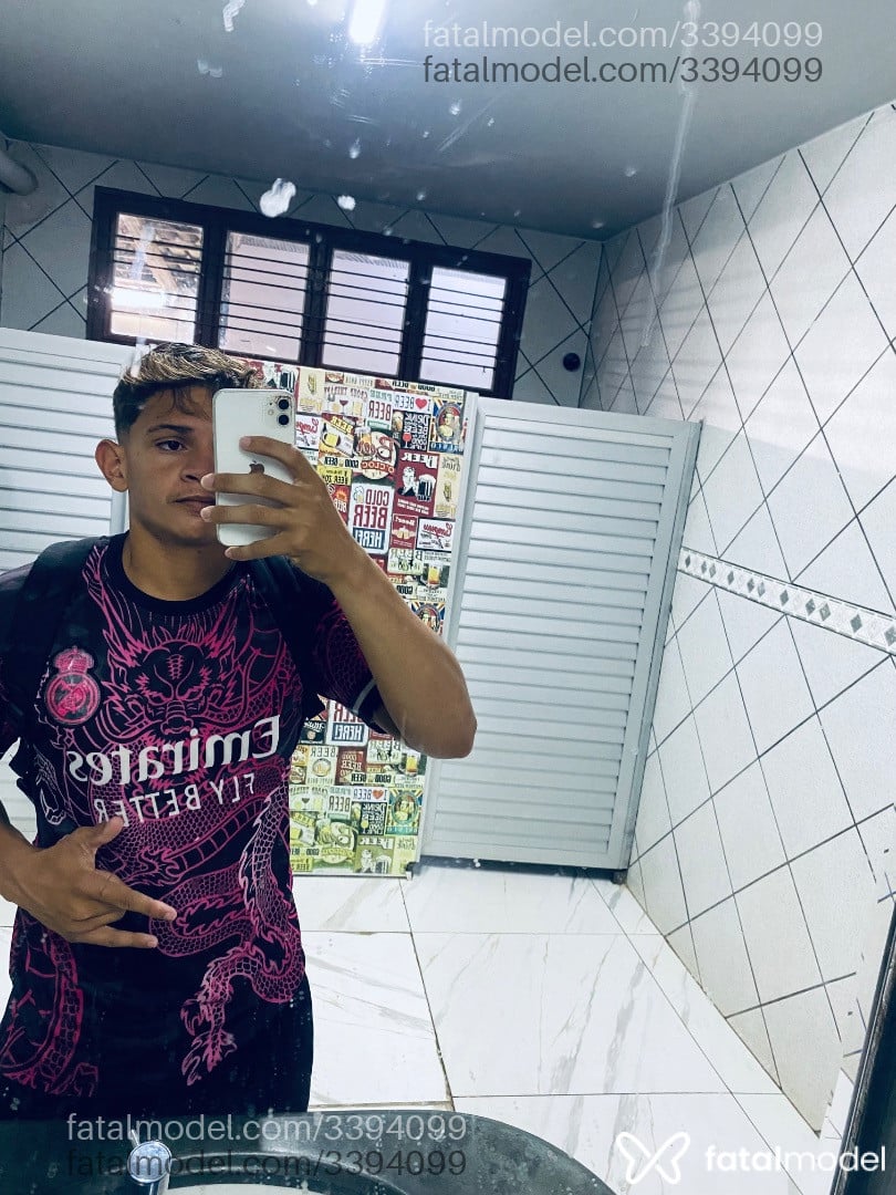 Acompanhante homem com cabelo castanho de olhos castanhos em Goiânia - Jardel