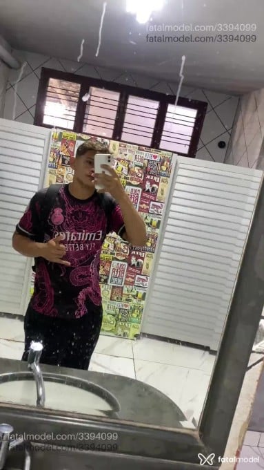 Acompanhante homem com cabelo castanho de olhos castanhos em Goiânia - Jardel