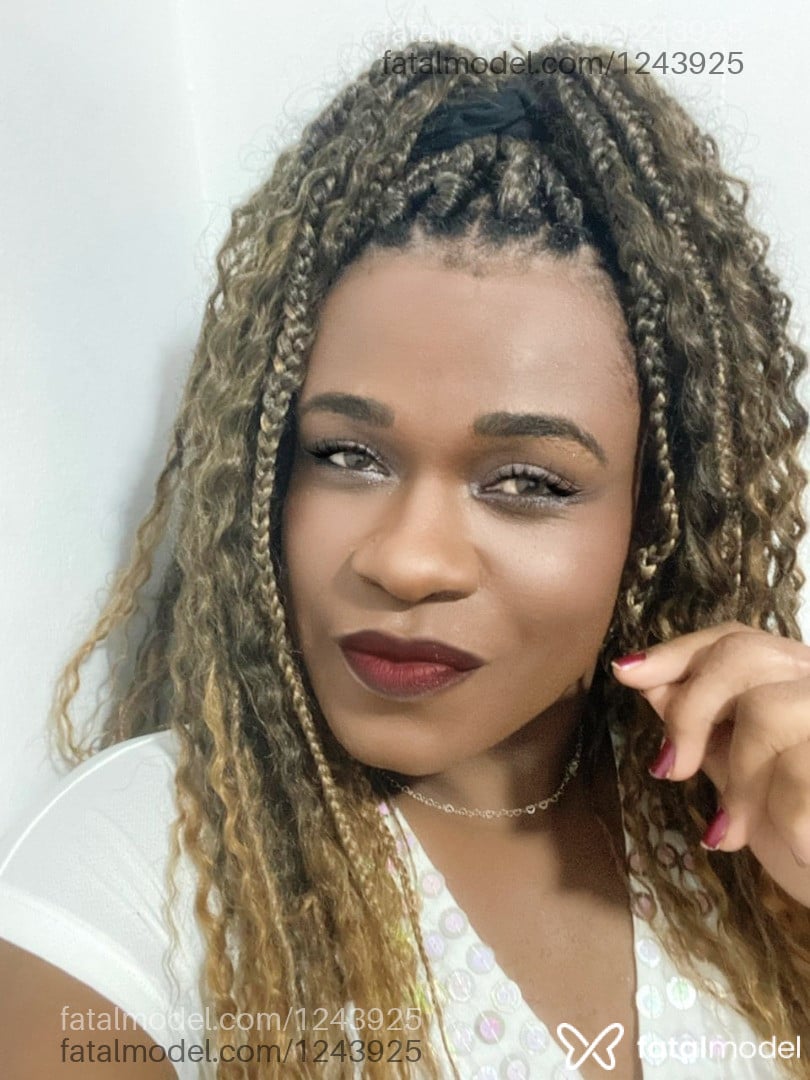 Acompanhante não-binário loira (o) de olhos castanhos em Guarulhos - Sabrynna Marques