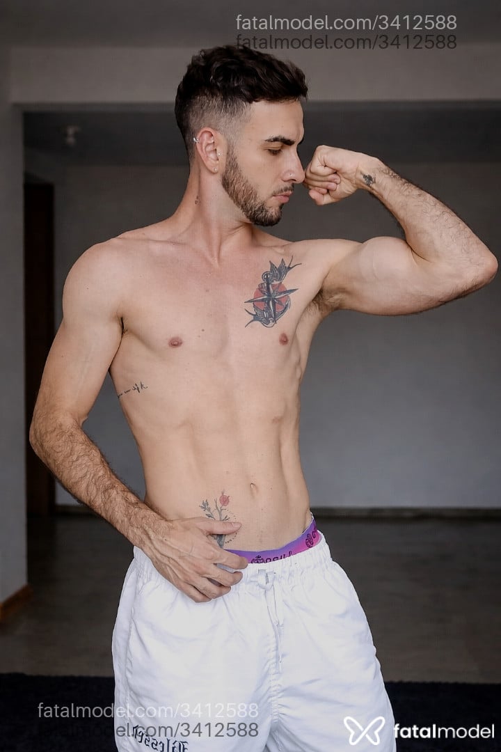 Acompanhante homem morena (o) de olhos castanhos em Foz do Iguaçu - Pietro Nedel