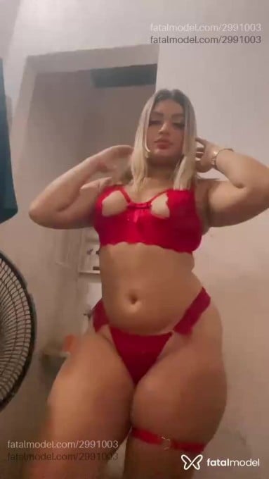 Acompanhante mulher loira (o) de olhos castanhos - Larissa Acompanhante mulher loira (o) de olhos castanhos - Larissa
