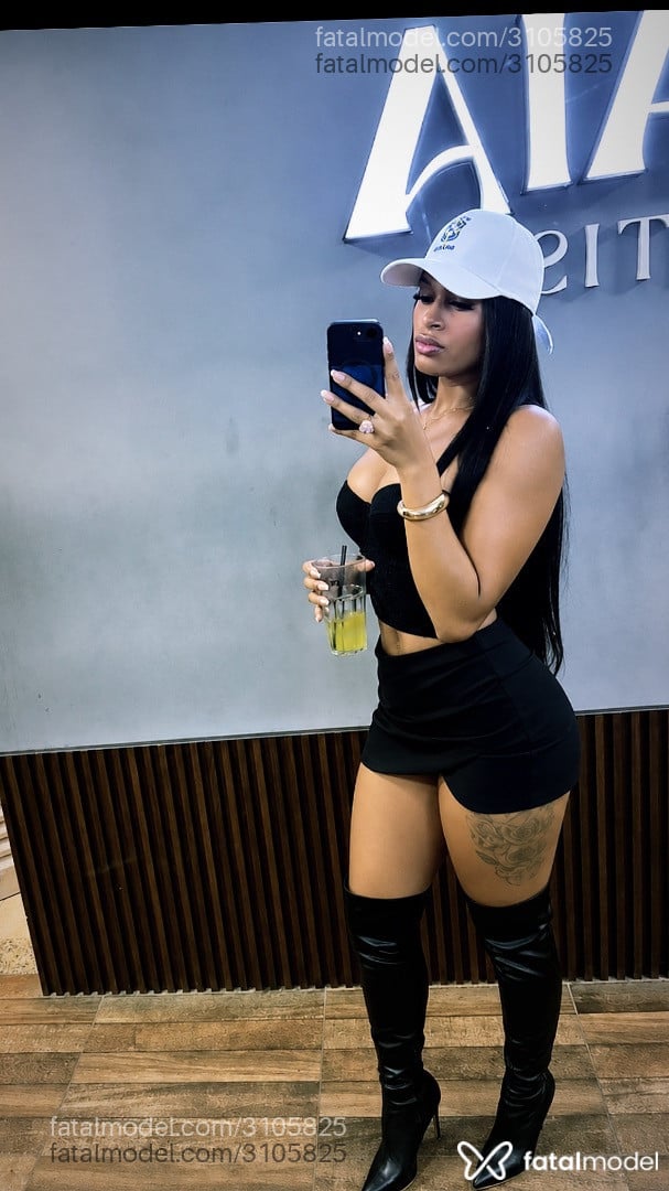 Acompanhante mulher morena (o) de olhos castanhos em Belo Horizonte - Scarllet