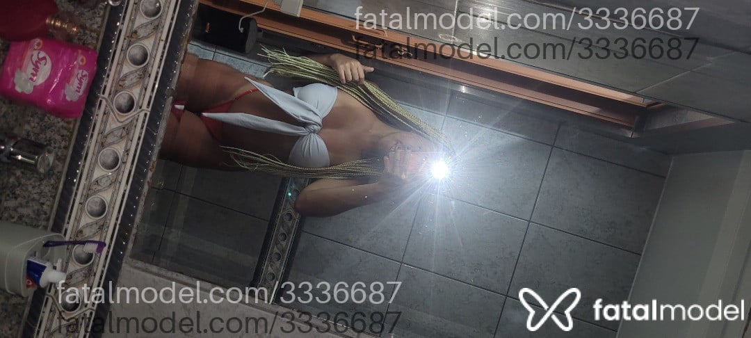 Acompanhante mulher com cabelo castanho de olhos castanhos em Anápolis - Revena Valen