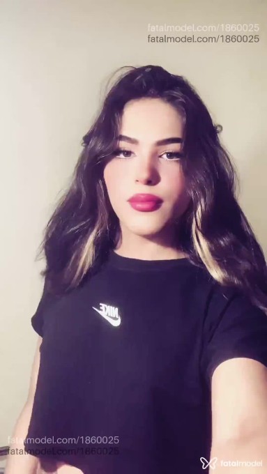 Acompanhante mulher trans com cabelo castanho de olhos castanhos em Bragança Paulista Acompanhante mulher trans com cabelo castanho de olhos castanhos em Bragança Paulista - Cleo