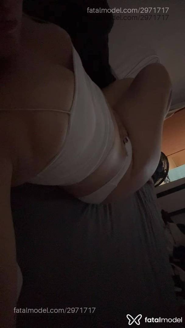 Acompanhante mulher morena (o) de olhos castanhos - Luiza