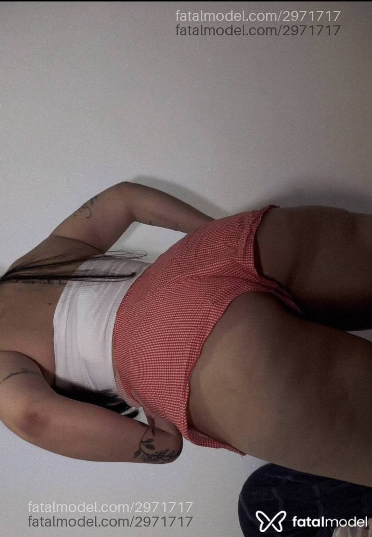 Acompanhante mulher morena (o) de olhos castanhos - Luiza