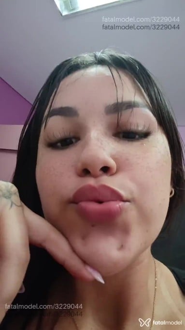 Acompanhante mulher morena (o) de olhos castanhos em Balneário Camboriú - Branca