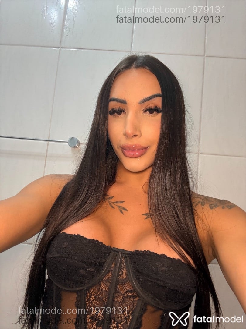 Acompanhante mulher trans morena (o) de olhos castanhos - Ortis