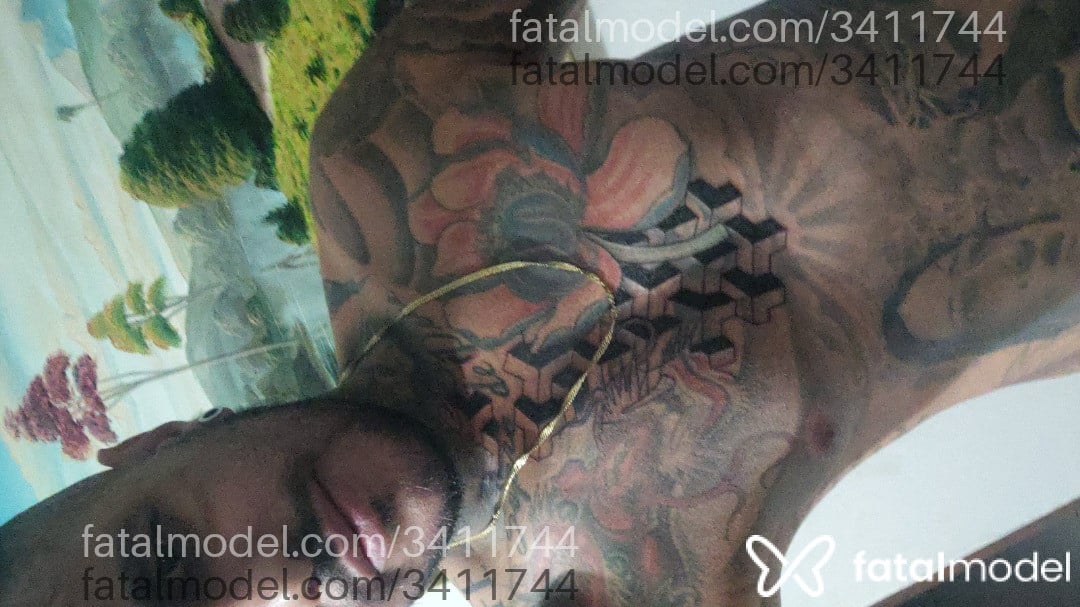 Acompanhante homem com cabelo castanho de olhos castanhos em Trindade - Wenderson