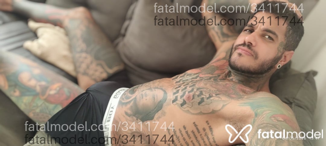 Acompanhante homem com cabelo castanho de olhos castanhos em Trindade - Wenderson