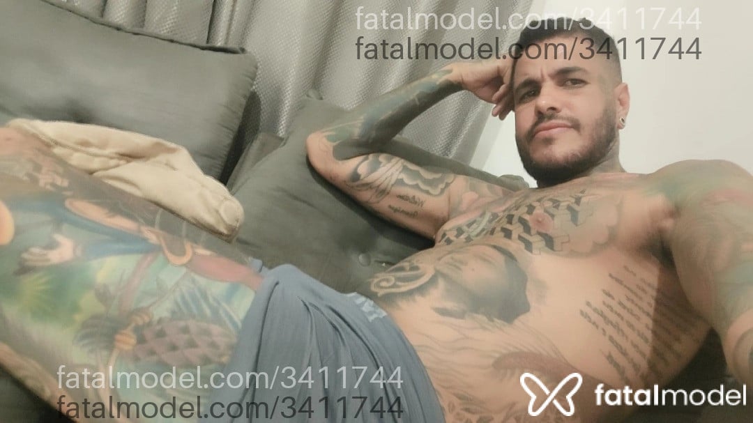 Acompanhante homem com cabelo castanho de olhos castanhos em Trindade - Wenderson