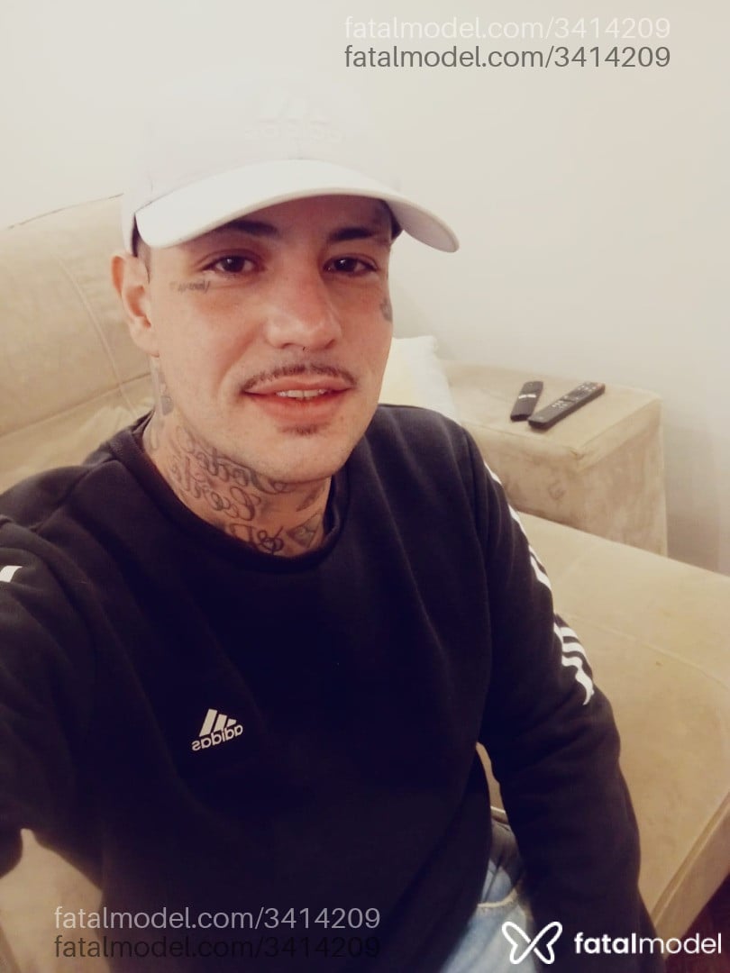 Acompanhante homem com cabelo castanho de olhos castanhos em Florianópolis - Enzo Gabriel
