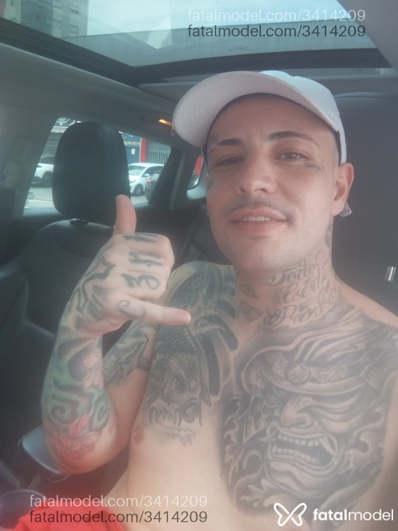 Acompanhante homem com cabelo castanho de olhos castanhos em Florianópolis - Enzo Gabriel