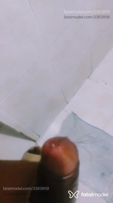 Acompanhante homem com cabelo castanho de olhos castanhos - Lucas Acompanhante homem com cabelo castanho de olhos castanhos - Lucas