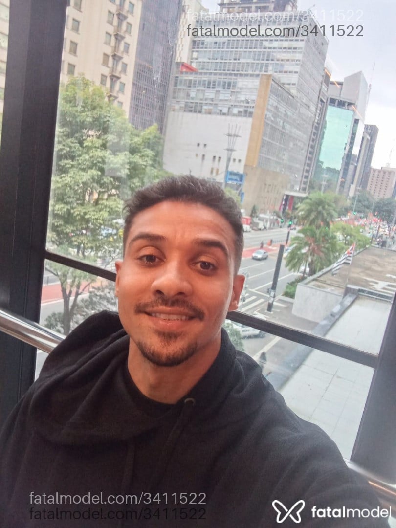 Acompanhante homem com cabelo castanho de olhos castanhos em São Paulo - Kaliu Leal