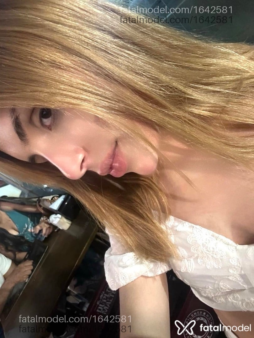 Acompanhante mulher trans morena (o) de olhos castanhos em Poções - Cecília