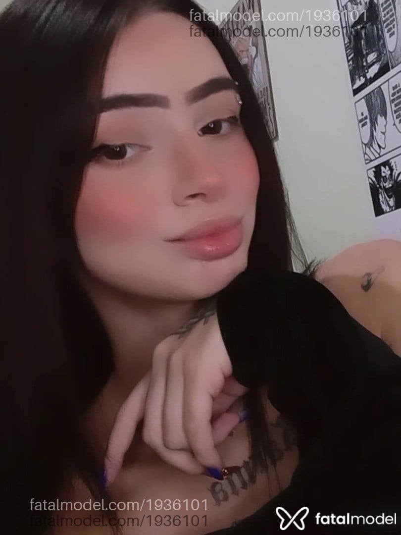 Acompanhante mulher com cabelo colorido de olhos castanhos em Joinville - Larissa Aveiro