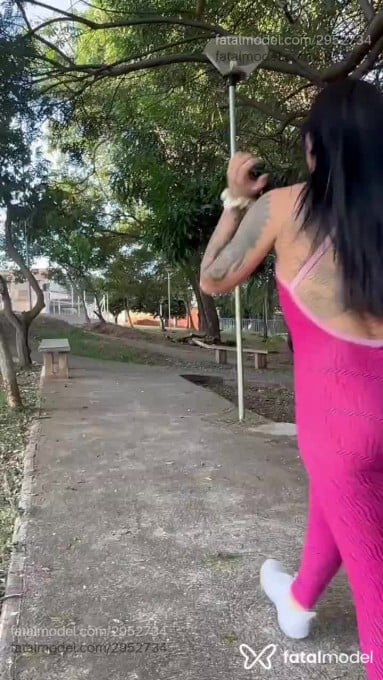 Acompanhante mulher morena (o) de olhos castanhos - Jhenifer Rezende Acompanhante mulher morena (o) de olhos castanhos - Jhenifer Rezende