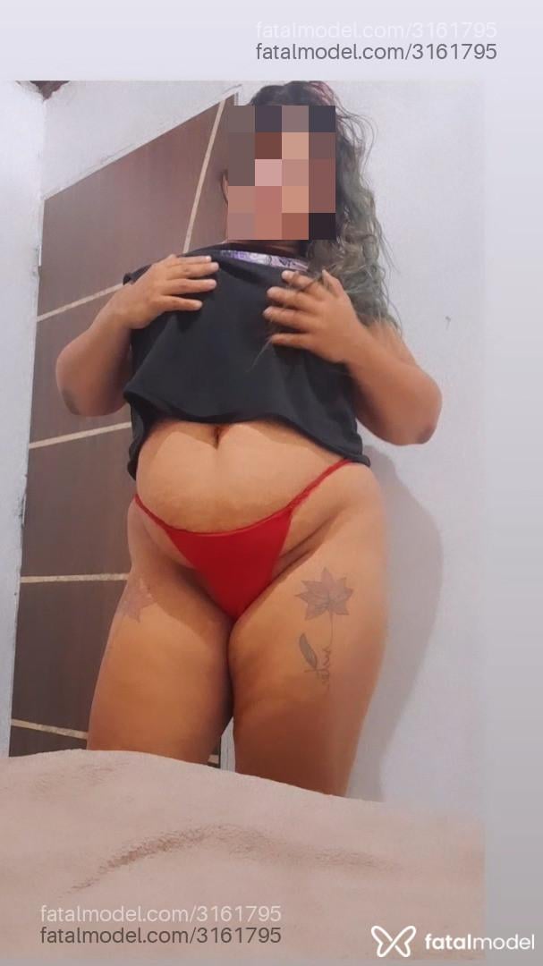 Acompanhante mulher com cabelo colorido de olhos castanhos em Maceió - Beatriz Sales