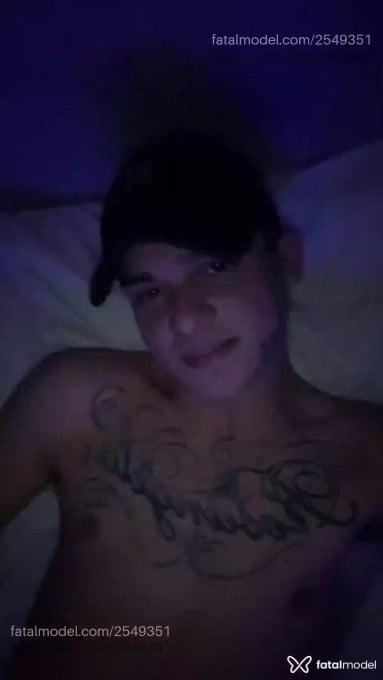 Acompanhante homem com cabelo castanho de olhos castanhos em Sorocaba Acompanhante homem com cabelo castanho de olhos castanhos em Sorocaba - Leozinho