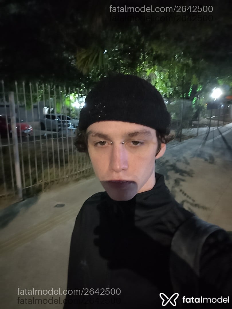 Acompanhante homem com cabelo castanho de olhos verdes em Porto Alegre Acompanhante homem com cabelo castanho de olhos verdes em Porto Alegre - Zacc