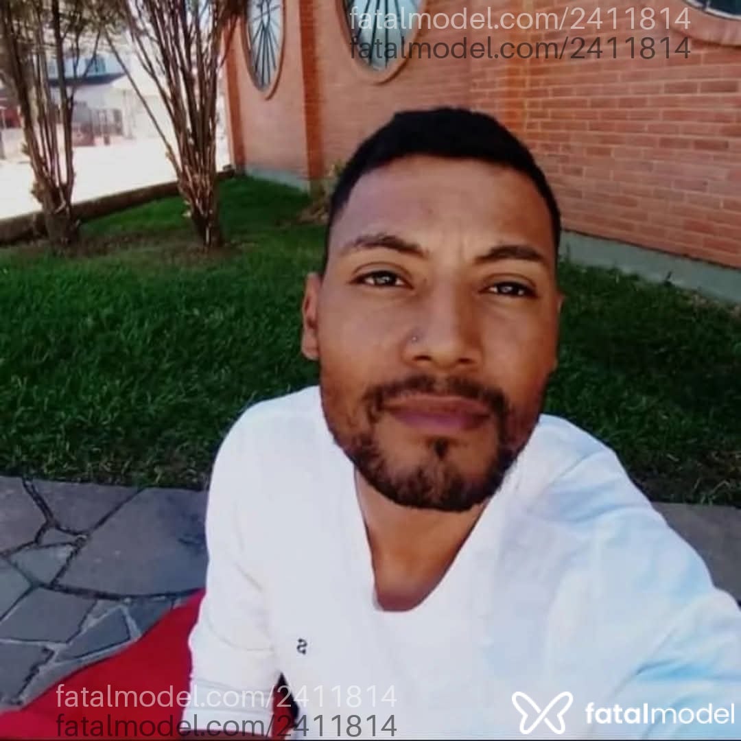 Acompanhante homem com cabelo castanho de olhos castanhos em Santa Maria - Juan