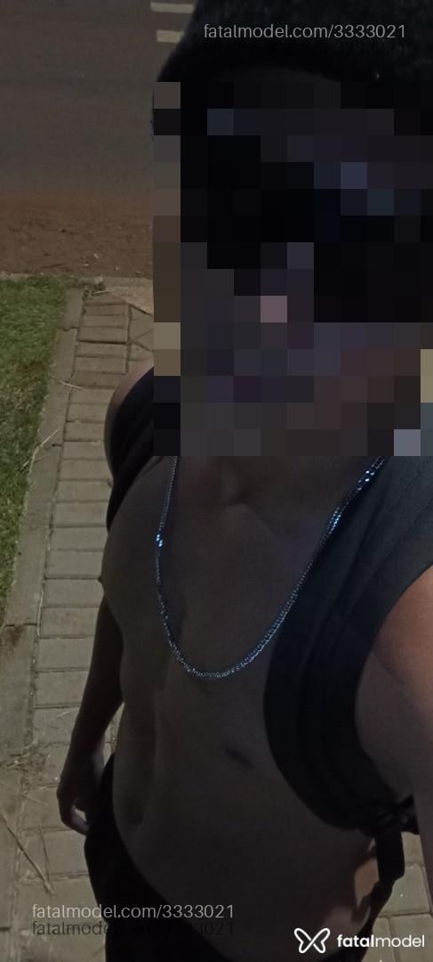 Acompanhante homem com cabelo castanho de olhos castanhos em Cascavel - Renato