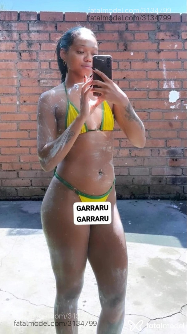 Acompanhante mulher morena (o) de olhos castanhos - Ray Silva Acompanhante mulher morena (o) de olhos castanhos - Ray Silva
