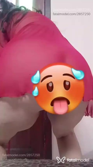 Acompanhante mulher com cabelo castanho de olhos azuis - Popozudasexy