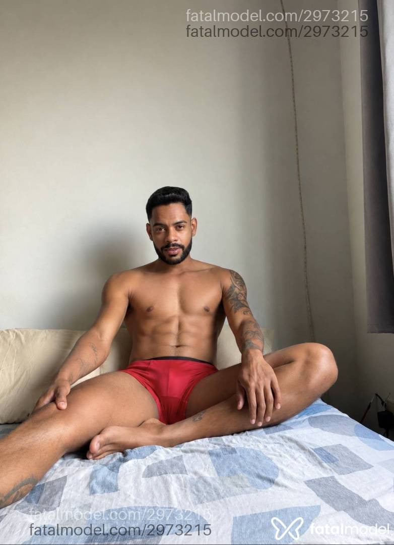 Acompanhante homem morena (o) de olhos castanhos - Henrique