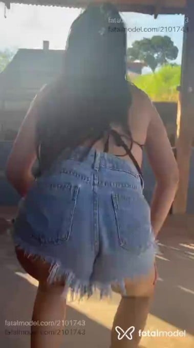Acompanhante mulher morena (o) de olhos castanhos em Aripuanã - Milena