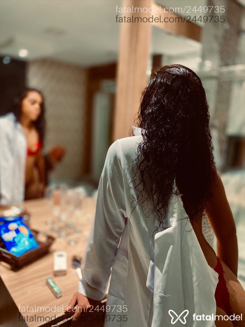 Acompanhante mulher morena (o) de olhos pretos em Maringá - Nathalia Souza