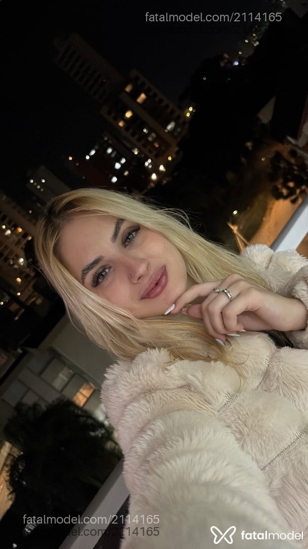 Acompanhante mulher loira (o) de olhos verdes - Yassss Acompanhante mulher loira (o) de olhos verdes - Yassss