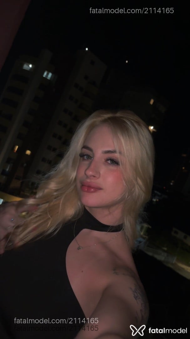 Acompanhante mulher loira (o) de olhos verdes - Yassss Acompanhante mulher loira (o) de olhos verdes - Yassss