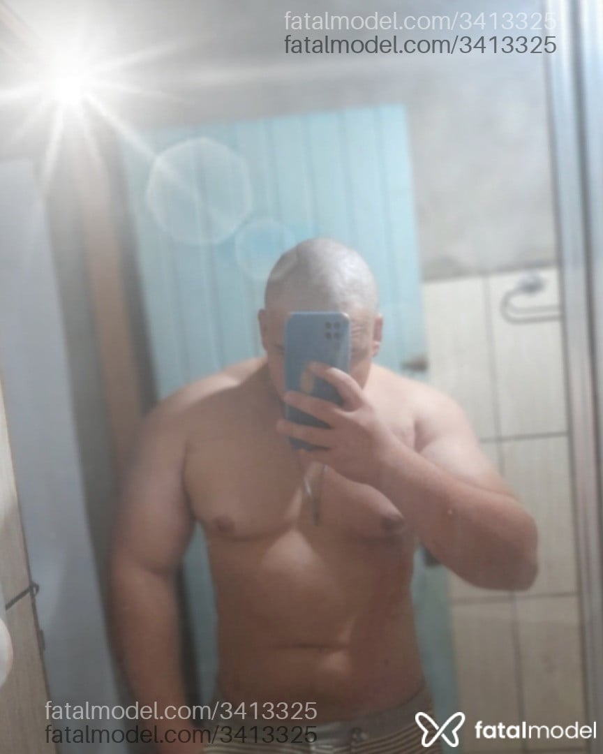 Acompanhante homem com cabelo castanho de olhos castanhos em Ilha Solteira - Obranquinho