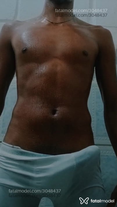 Acompanhante homem morena (o) de olhos castanhos em Cachoeiro de Itapemirim - Cremoso