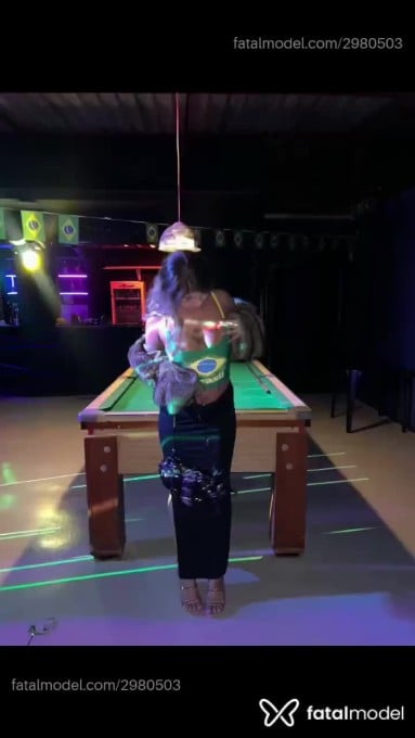Acompanhante mulher morena (o) de olhos mel - Yasmin