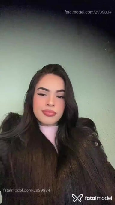 Acompanhante mulher com cabelo castanho de olhos castanhos em São Francisco do Sul - Larissa Lima