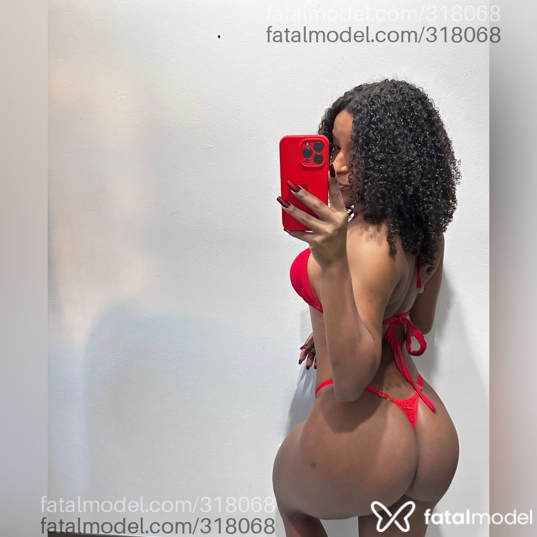 Acompanhante mulher trans morena (o) de olhos castanhos em Palhoça - Nicole