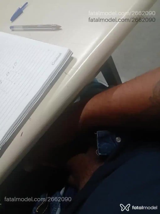 Acompanhante homem morena (o) de olhos castanhos em Maringá - Wilson