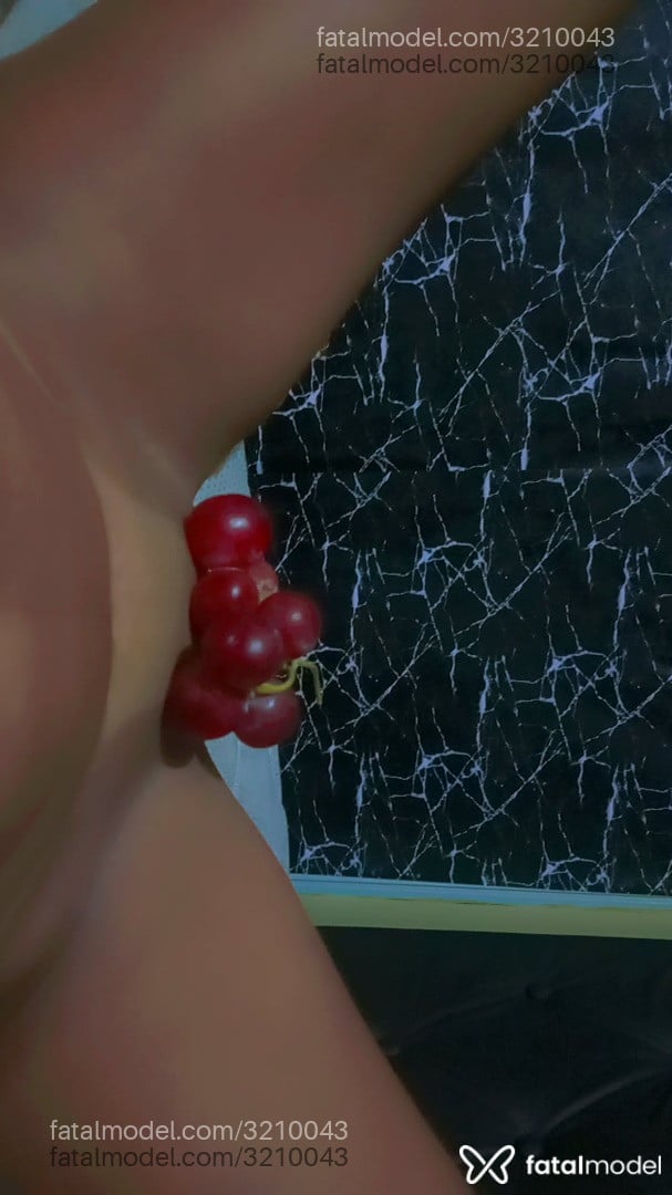 Acompanhante mulher loira (o) de olhos castanhos em Macaé - Caixinhossoares