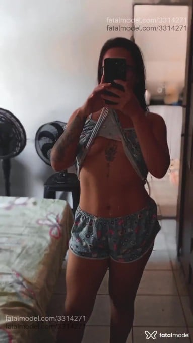 Acompanhante mulher morena (o) de olhos pretos em Virtual - Dessinha